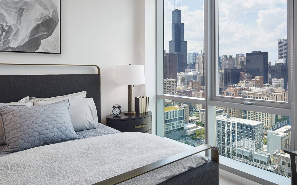 Foto principal - 910 S Michigan Ave