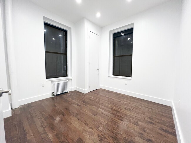 Building Photo - 448 Central Park West
