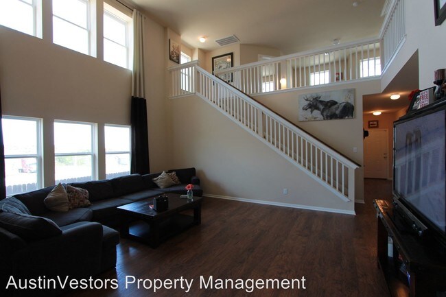 Building Photo - 13600 Cantarra Dr