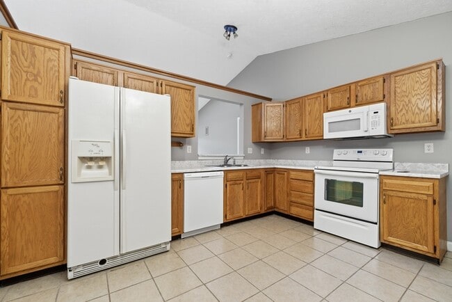 Building Photo - 3 Bedroom Ranch with Pond View in Pike Township