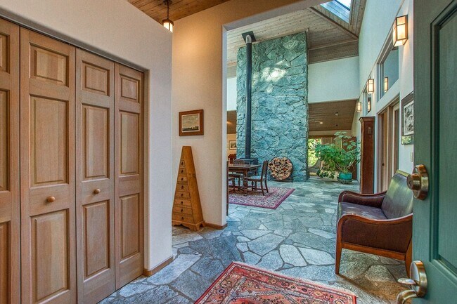 Building Photo - Beautiful Contemporary Home in Cape San Juan