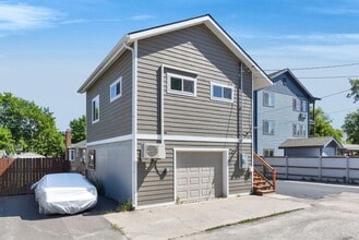 Building Photo - 1817 S 11th St W