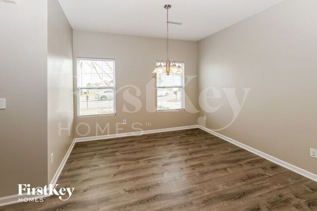 Building Photo - 4194 Broadstairs Dr SW