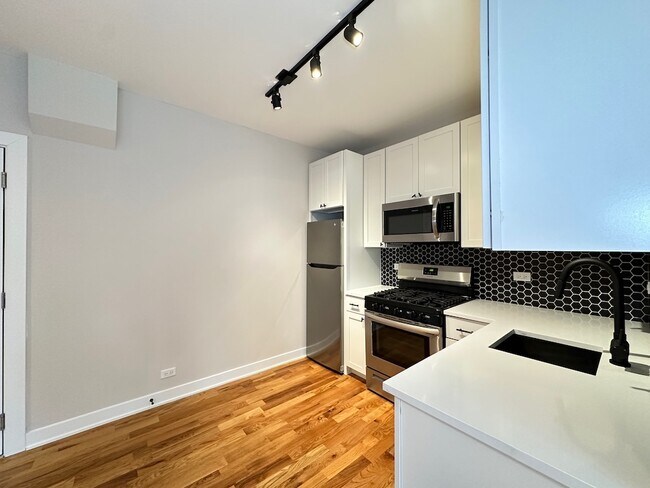 Foto del edificio - 661 W Wrightwood Ave