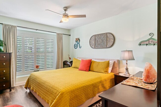 Foto del edificio - 1937 Grove Bluff Cir W