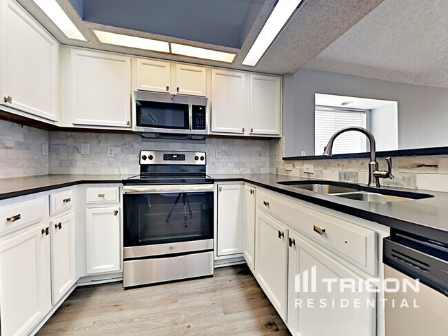 Foto del edificio - 1149 Creeks Ridge Rd