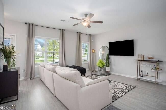 Foto del edificio - 1961 James Red Moore Blvd