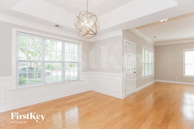 Building Photo - 15824 Robins Way