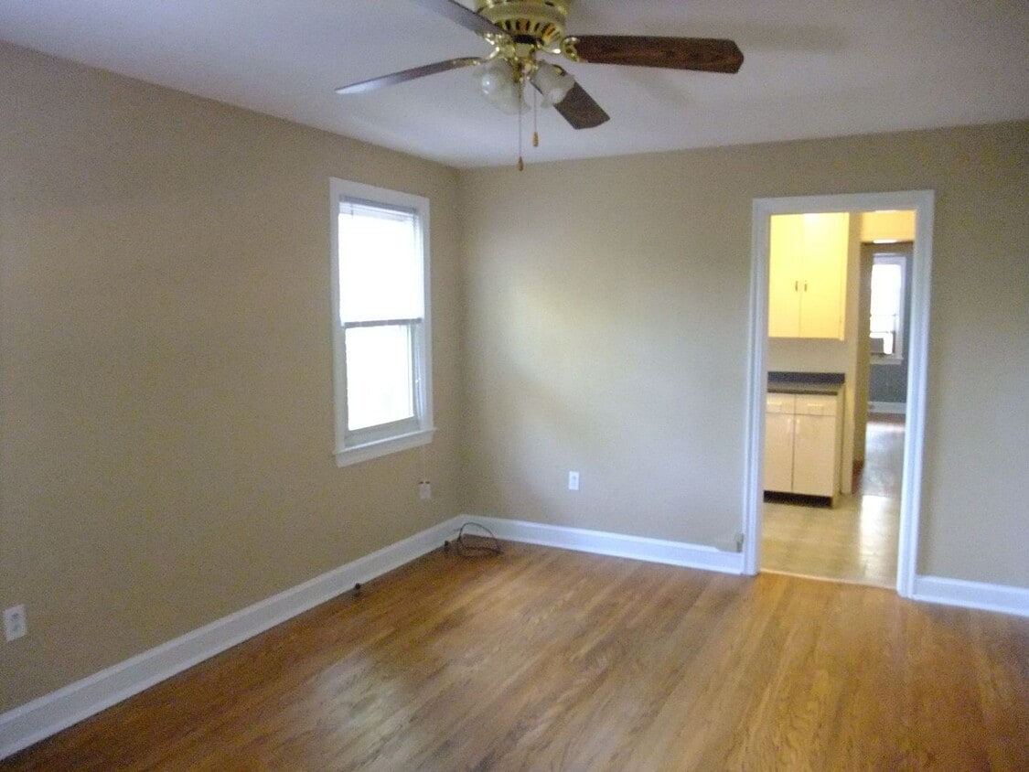 Foto principal - 8206 Greenwood Ave