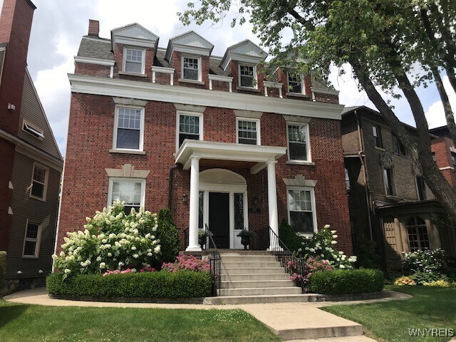 Primary Photo - 186 Bidwell Pkwy