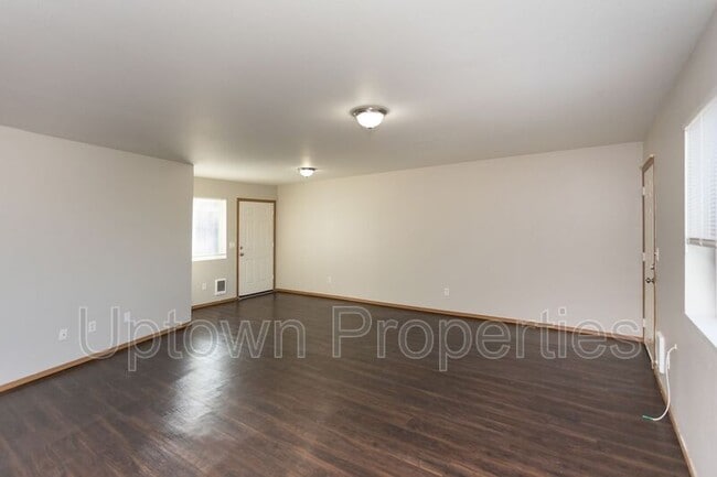 Building Photo - 7230 NE 18th Ave