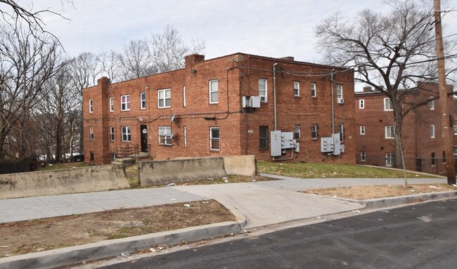 Foto del edificio - 4023 3rd St SE