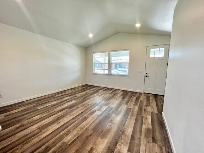 Foto del edificio - 2519 N Benjamin Ln