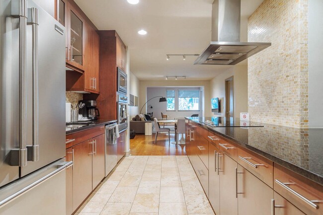 Interior Photo - Wilshire Victoria Westwood Apartments