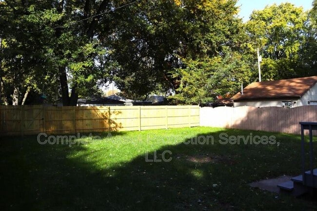 Foto del edificio - 3424 Iowa St