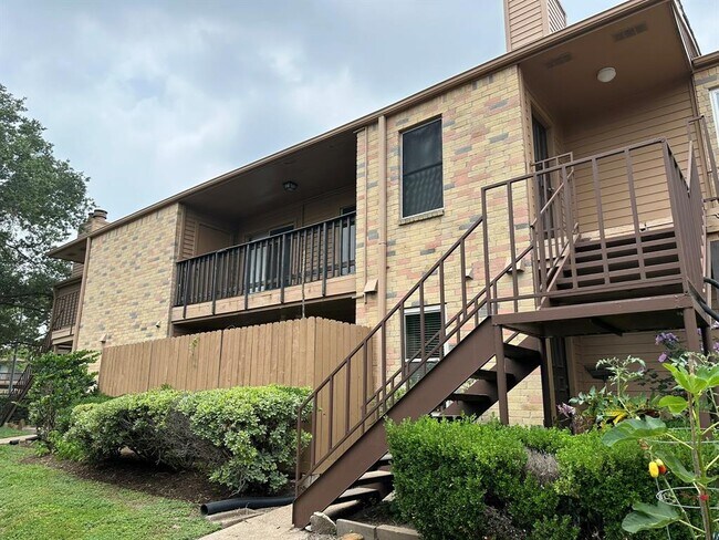 Foto del edificio - 10555 Turtlewood Ct