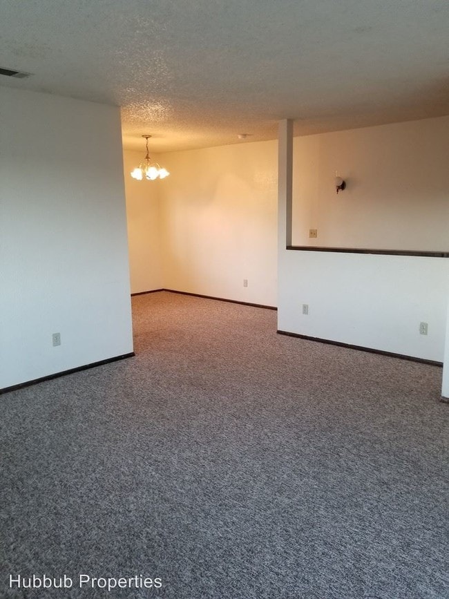 Building Photo - 14937 Shoreline Dr