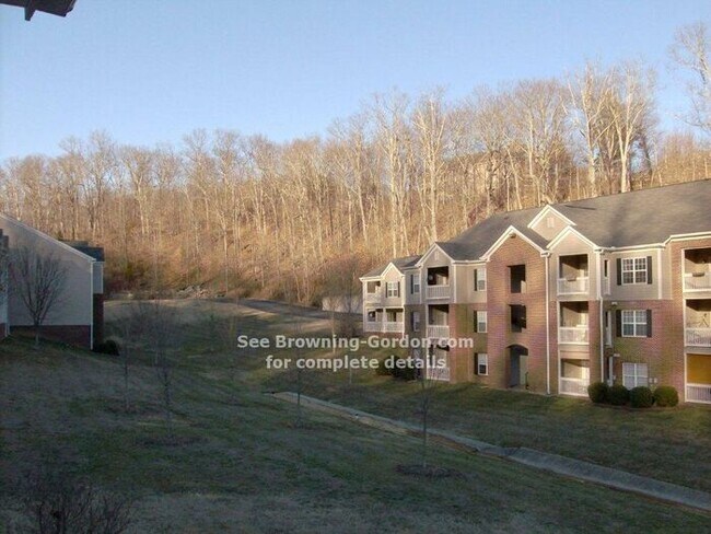 Building Photo - Bellevue condo available!