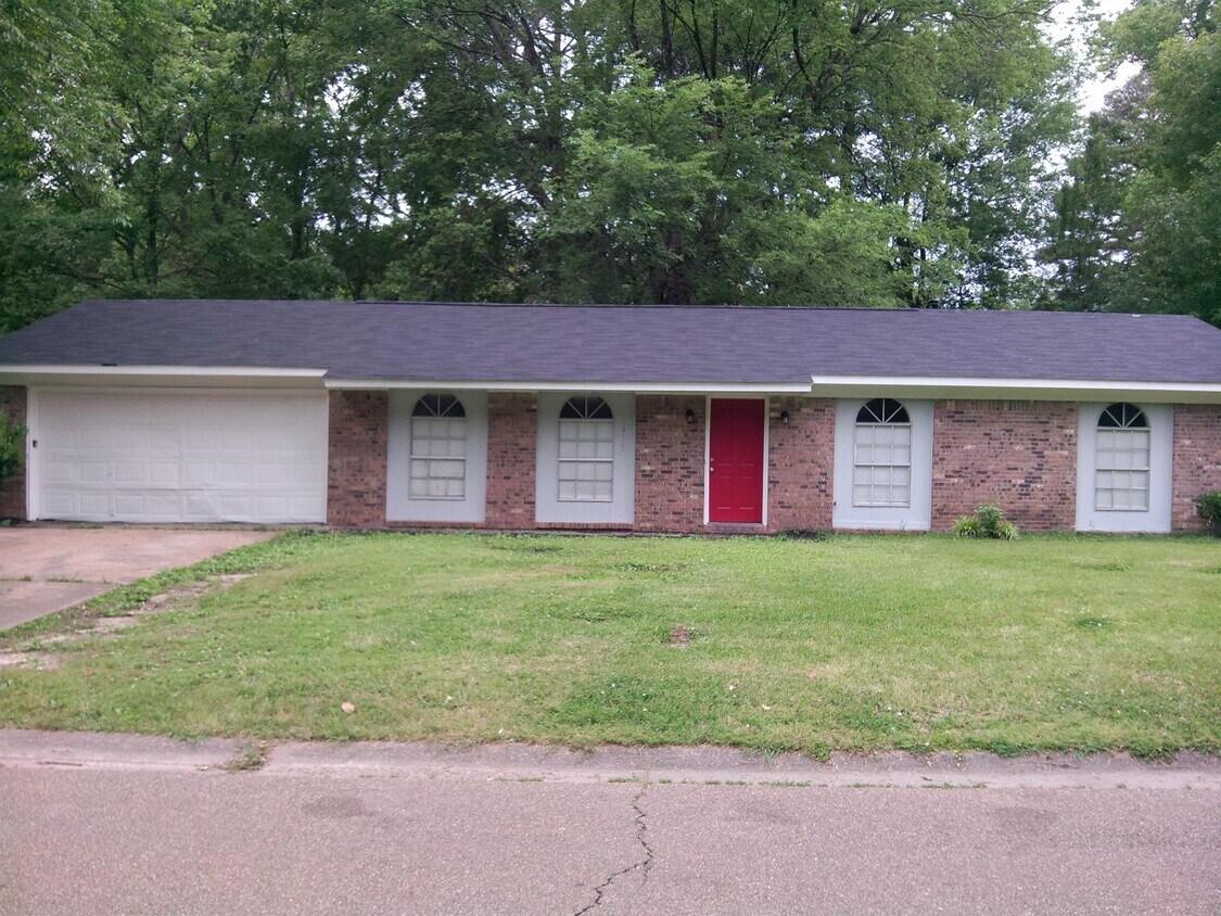 2915 Longwood Dr, Jackson, MS 39212 House for Rent in Jackson, MS