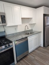 Building Photo - 500 Fordham Ave