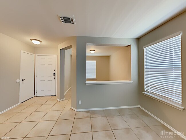 Foto del edificio - 7811 Hedrick Farm