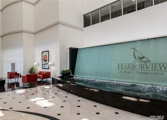 Foto del edificio - 100 Harbor View Dr