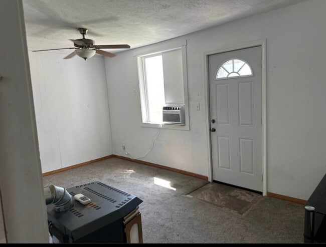 Building Photo - 904 Willsie Ave