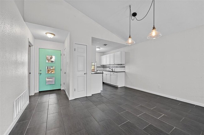 Foto del edificio - 8730 Birmingham Dr