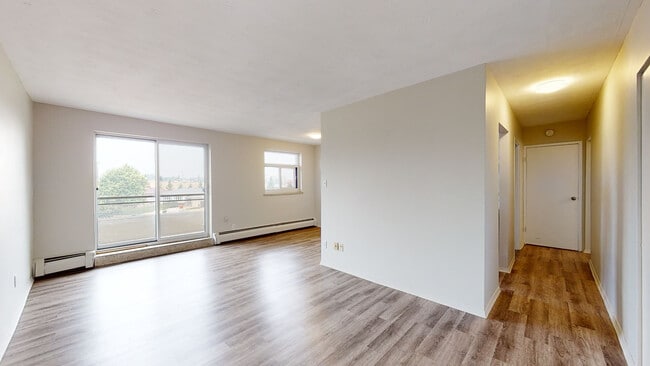 Building Photo - 11 Catalina Dr