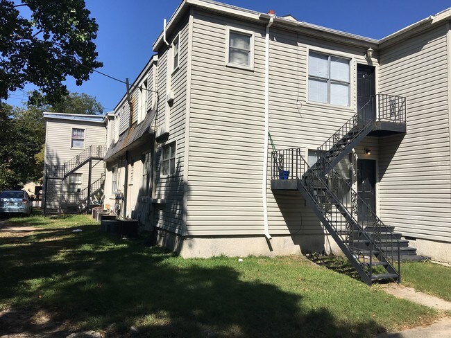 Foto del edificio - 214 E Grady St