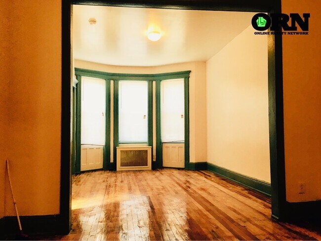 Building Photo - 151 Hemlock St