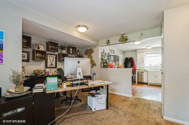 Building Photo - 9420 Bay Colony Dr
