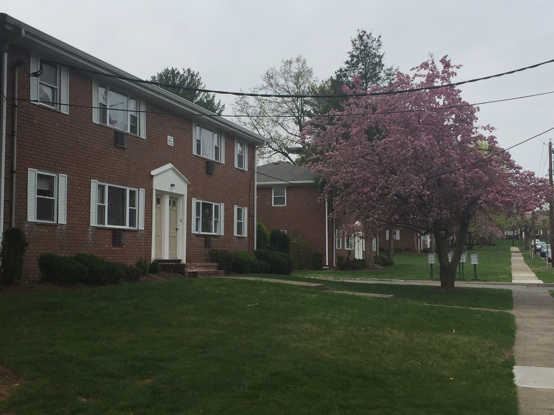 Brooklawn Gardens Wayne NJ: Discover Tranquil Living