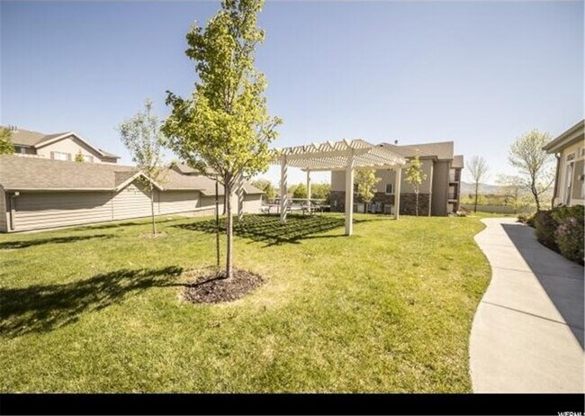 Foto del edificio - Condo Ready For You!