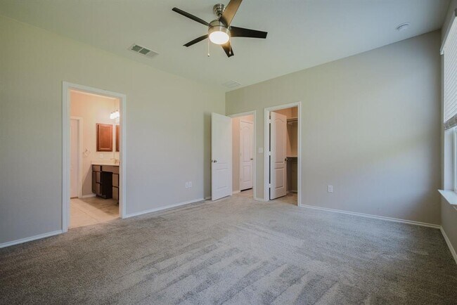 Building Photo - 7924 Crystalbrook W