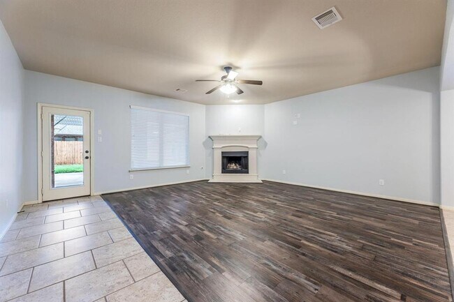 Foto del edificio - 670 Cumberland Ridge Ln