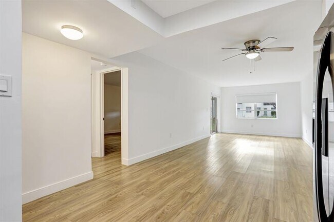 Foto del edificio - 6507 Winfield Blvd