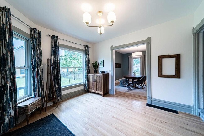 Foto del edificio - 615 Cottage Grove Ave