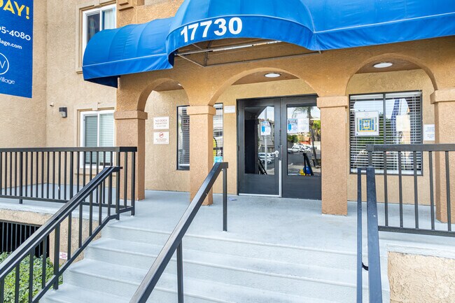 Entrada - Lassen Village Apartments