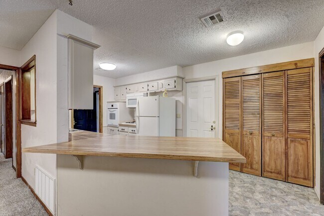 Building Photo - 4765 Spiva Dr