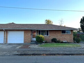 Building Photo - 1760-1780-1780 Hines St SE