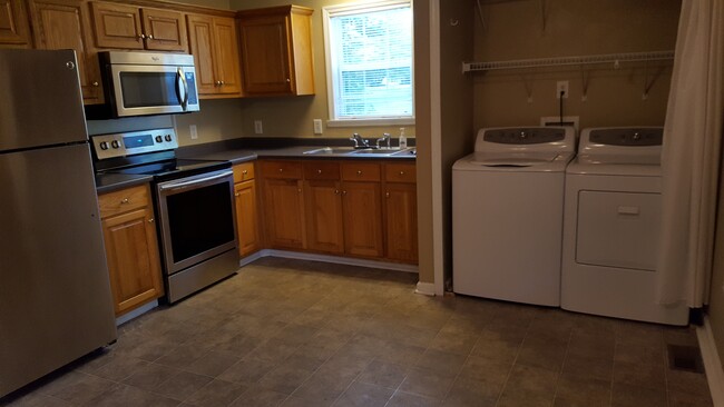 Building Photo - 33 Homeway Rd