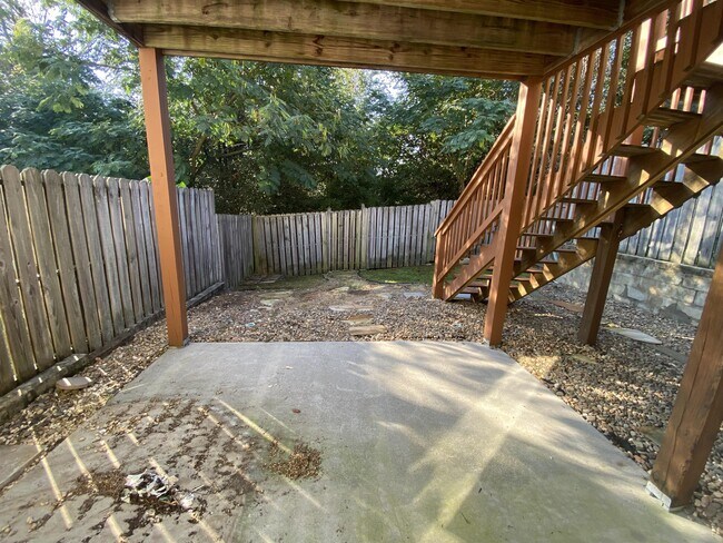 Building Photo - 2456 Glen Meadow Rd