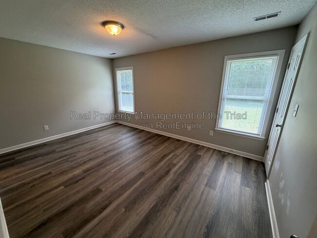 Building Photo - 6907 Cedar Bend Ct