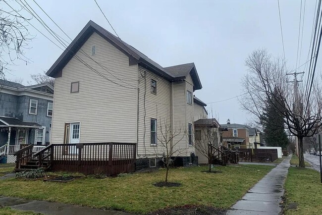 Building Photo - 100 W Ellis St