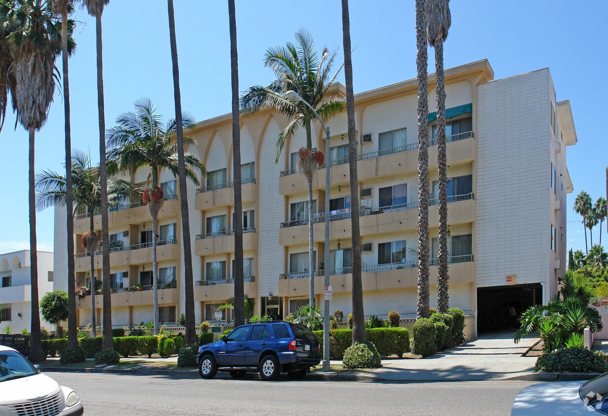 535 N Hayworth Ave, Los Angeles, CA 90048 Apartments in Los Angeles