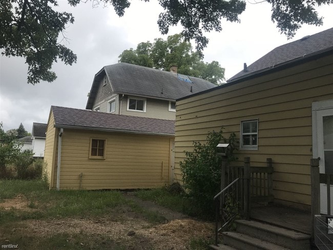 Building Photo - 2 br, 1 bath  - 613 W North St