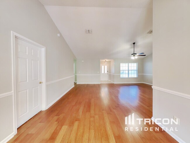 Foto del edificio - 1133 Linwood Loop