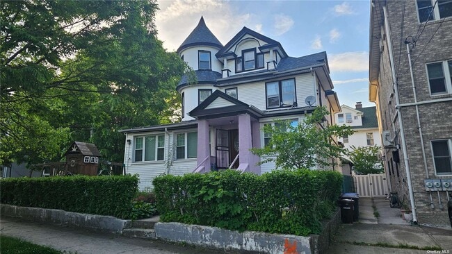 Building Photo - 151-01 85th Dr