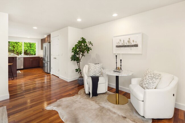 Foto del edificio - 5bd/2.75ba Bellevue Home